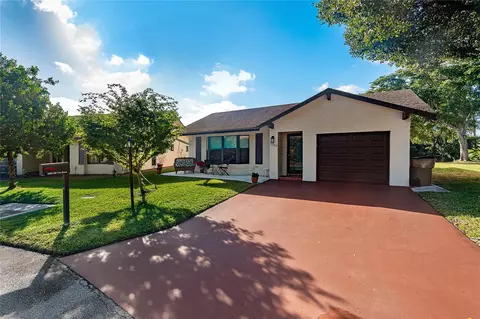 2382 SW 17th Dr, Deerfield Beach, FL 33442