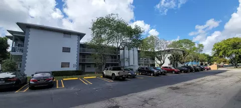 900 Tallwood #203, Hollywood, FL 33021