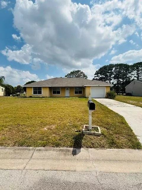 288 SW Bridgeport, Port Saint Lucie, FL 34953