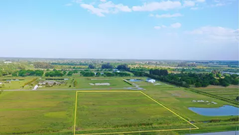 605 65th Ave SW, Vero Beach, FL 32968