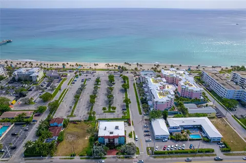 180 SE 20th Ave #403, Deerfield Beach, FL 33441