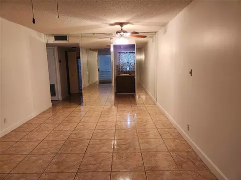 9601 Sunrise Lks #208, Sunrise, FL 33322