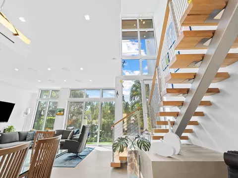805 NE 6th St, Fort Lauderdale, FL 33304