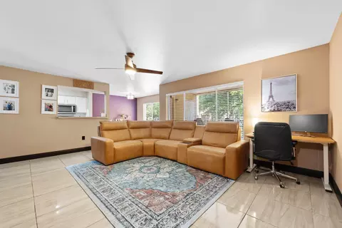 2400 NW 33rd St #1110, Oakland Park, FL 33309