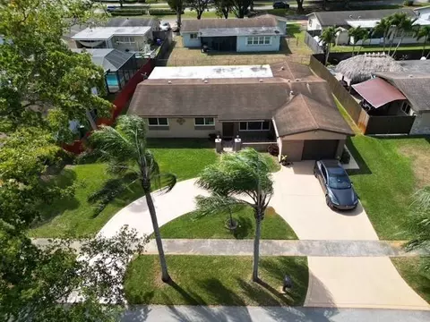 11420 NW 18th, Pembroke Pines, FL 33026