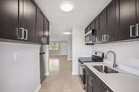 850 E Commercial #214, Oakland Park, FL 33334