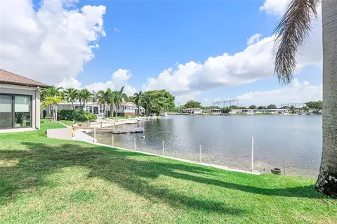 3079 Lakeshore Dr, Fort Lauderdale, FL 33312