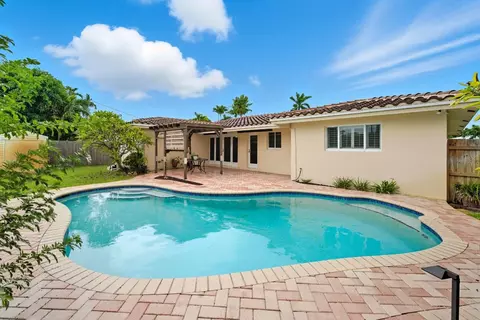 3697 NE 19th Ave, Oakland Park, FL 33308