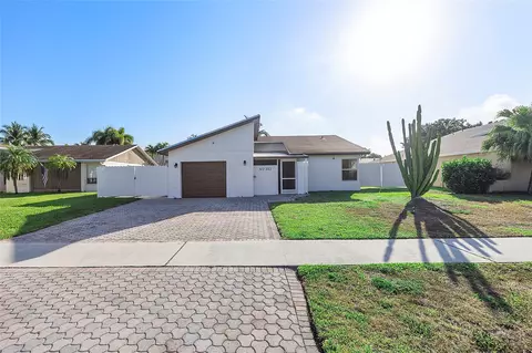 352 NW 41st Ave, Deerfield Beach, FL 33442