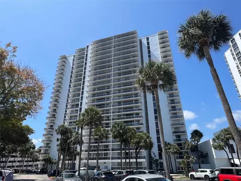 3731 N Country Club Dr #529, Aventura, FL 33180