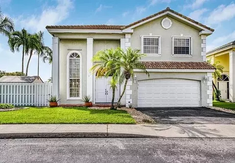 900 Richwood Ter, Davie, FL 33325