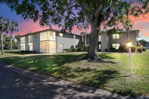 28 Lake Vis #201, Port Saint Lucie, FL 34952