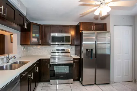1100 Colony Point Cir #104, Pembroke Pines, FL 33026