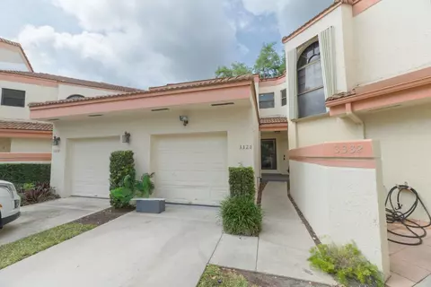 3328 Old Oak Ln #905, Hollywood, FL 33021