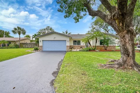 9082 NW 21st, Coral Springs, FL 33071