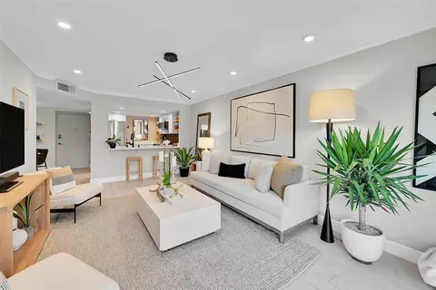 3004 NE 5th #102-C, Wilton Manors, FL 33334