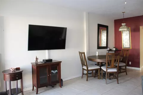 900 SW 11th Ave #5C, Hallandale Beach, FL 33009