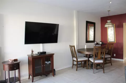 900 SW 11th Ave #5C, Hallandale Beach, FL 33009