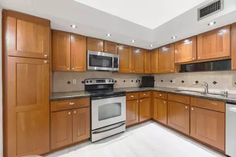 2808 N 46th Ave #E450, Hollywood, FL 33021