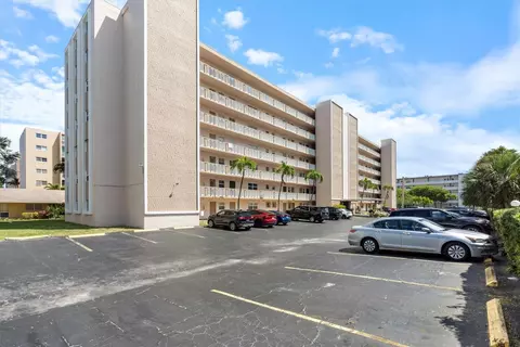 421 NE 14th #302, Hallandale Beach, FL 33009