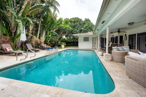 5220 SW 7th St, Plantation, FL 33317