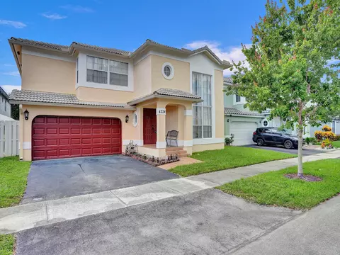 4224 NW 56th Dr, Coconut Creek, FL 33073