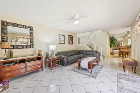 9890 NW 6th Ct, Plantation, FL 33324