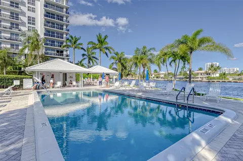 6371 Bay Club Dr #4, Fort Lauderdale, FL 33308