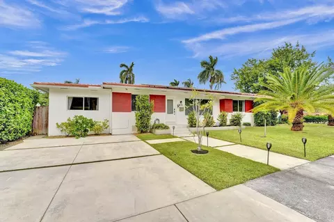 851 Harrison, Hollywood, FL 33019