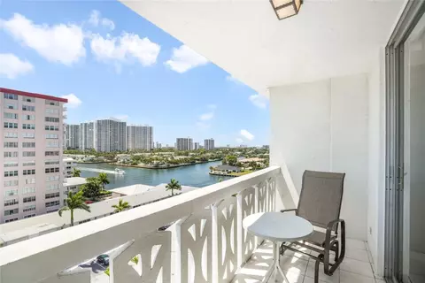 3113 S Ocean Dr #1008, Hallandale Beach, FL 33009