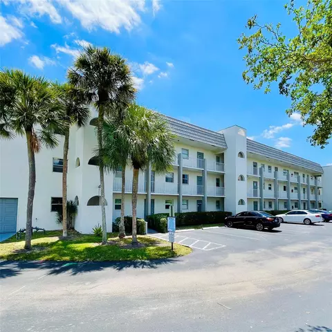 8450 Sunrise Lakes Blvd #209, Sunrise, FL 33322