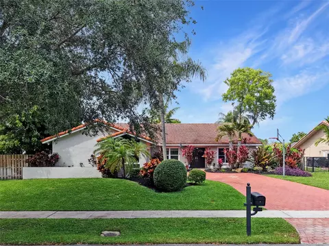 9761 NW 15th St, Plantation, FL 33322
