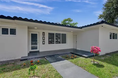 800 NW 153rd St, Miami, FL 33169