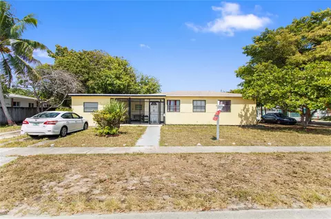 631 NE 171st St, Miami, FL 33162