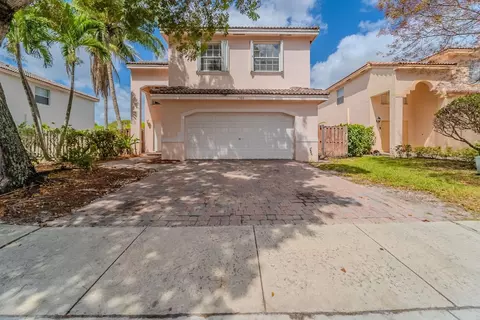 1568 SW 106th, Pembroke Pines, FL 33025
