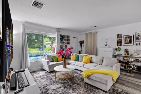 315 S 57th Ave, Hollywood, FL 33023
