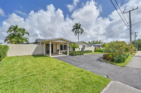 1717 NW 39 St, Oakland Park, FL 33309