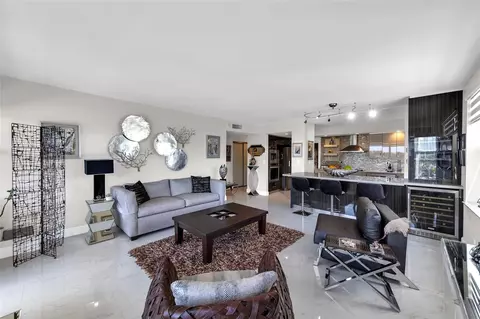 3200 NE 36th St #516, Fort Lauderdale, FL 33308