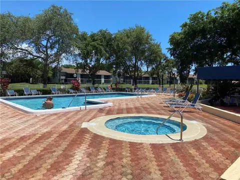 1985 SW 15th St #123, Deerfield Beach, FL 33442