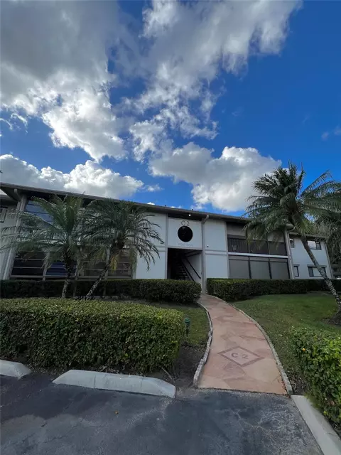 10561 E Clairmont Cir #105, Tamarac, FL 33321