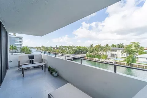 9660 W Bay Hbr #4B, Bay Harbor Islands, FL 33154