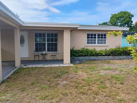 351 NE 43rd Ct, Oakland Park, FL 33334