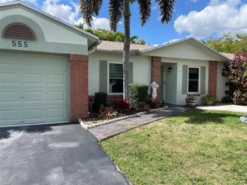 555 Abingdon, Davie, FL 33325