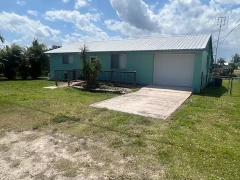 1532 Hunter Rd, Okeechobee, FL 34974