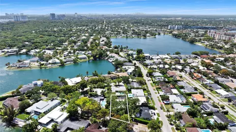 1950 NE 195th Dr, North Miami Beach, FL 33179