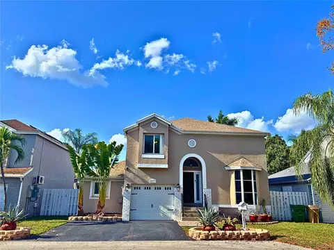 10831 SW 11th Mnr, Davie, FL 33324