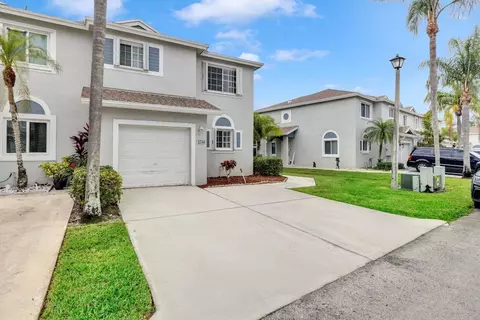 4760 SW 14th Ct, Deerfield Beach, FL 33442