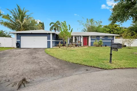 8520 SW 26th St, Davie, FL 33324