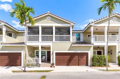 10512 NW 56th Dr, Coral Springs, FL 33076