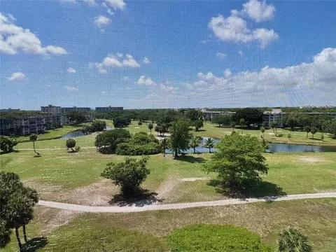 3520 Oaks #807, Pompano Beach, FL 33069